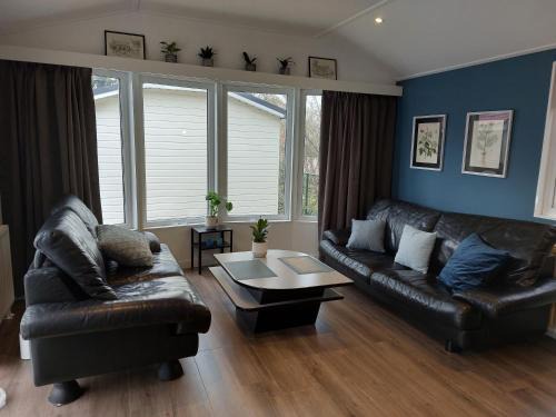 Krachtighuizen Ski Chalet | Modern en chic chalet tot 4 personen op de Veluwe Recreatiepark De Oude Driest - All inclusive