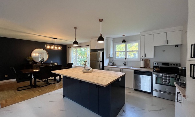 Conception Bay South House | Modern Executive & Stylish Home