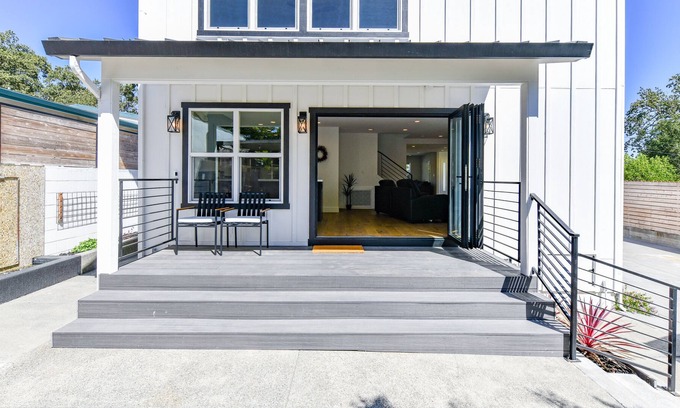 Napa House | Modern Farmhouse in Downtown Napa