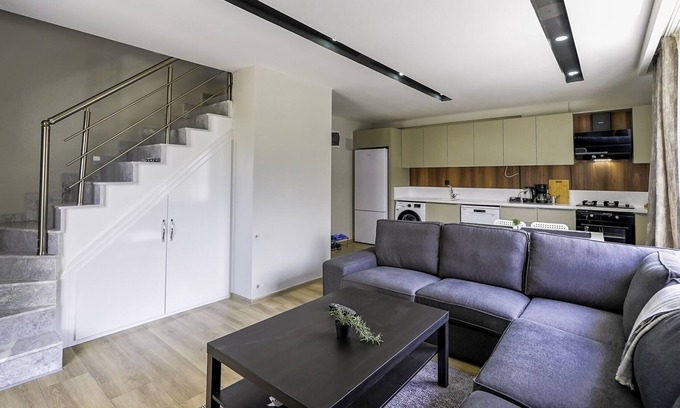 Goynuk Apartment | Modern Flat w Balcony 5 min to Beach in Kemer