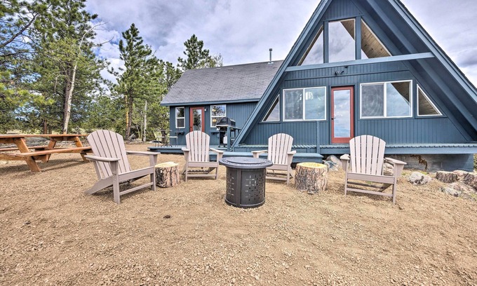 Guffey Cabin | Modern Guffey A-Frame Cabin: Grill, 38 Acres!