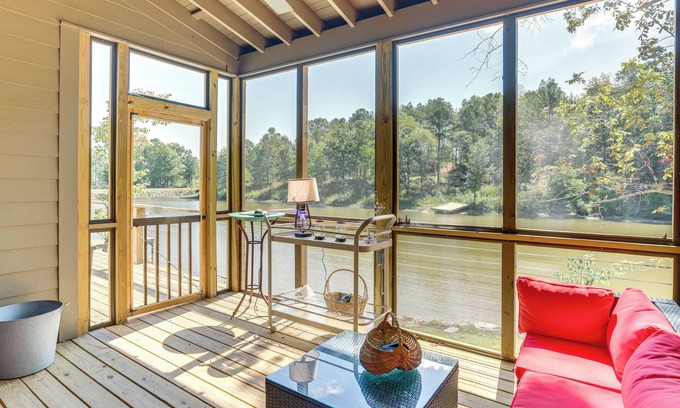 Little Kowaliga Cottage | Modern Home Near Lake Martin: Fishing Pond On-Site