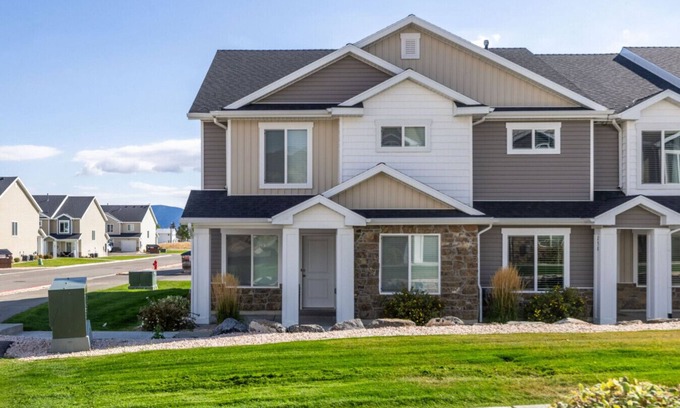 Garden City House | Modern Lake Retreat | Steps to Marina & Adventure