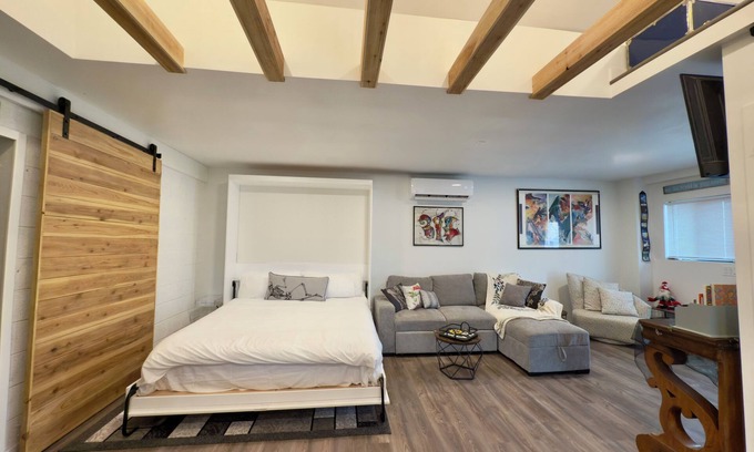 Kearns Apartment | Modern Loft Guest House- FamilyFriendly meets luxury. Within 30min of it all!