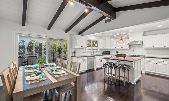 Rancho Palos Verdes House | Modern Luxe in Palos Verdes - 3BR Designer Retreat w/Scenic Vibes/Main House