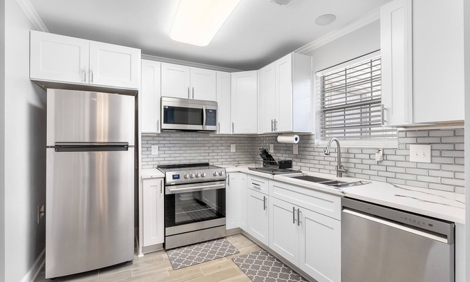 Belmont House | Modern Luxurious Oasis