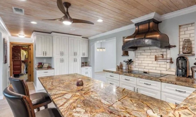 Sugarloaf Shores House | Modern Luxury 3 Bed 3 bath. Docked boat access, 15 Minutes from Key West.