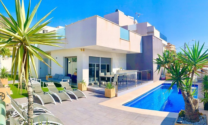 Bolnuevo Villa | MODERN LUXURY BEACH VILLA WITH PRIVATE POOL, SEA VIEW, WIFI. AIR CON IN BOLNUEVO