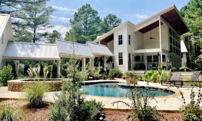 Oxford House | Modern Luxury Estate Home