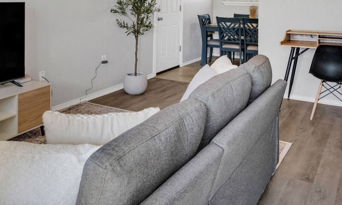 Lawton House | Modern Luxury Haven Near Fort Sill & Hospital