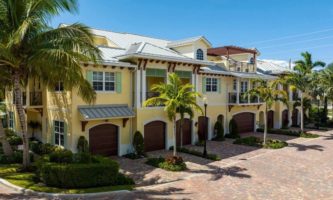 Jupiter Condo | Modern Luxury Townhome near Beach/Golf/Boating