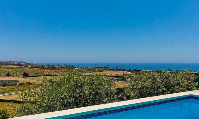 Western Malibu House | Modern Malibu Home with Amazing Views, Salt Water Pool & Gourmet Kitchen