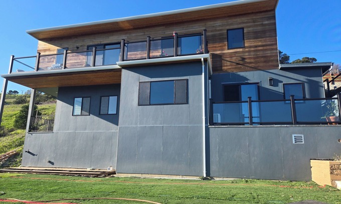 San Anselmo House | Modern Marin County Hill Retreat 5BR, 4.5BA Sleeps 10 Mt. Tam Views Near SF
