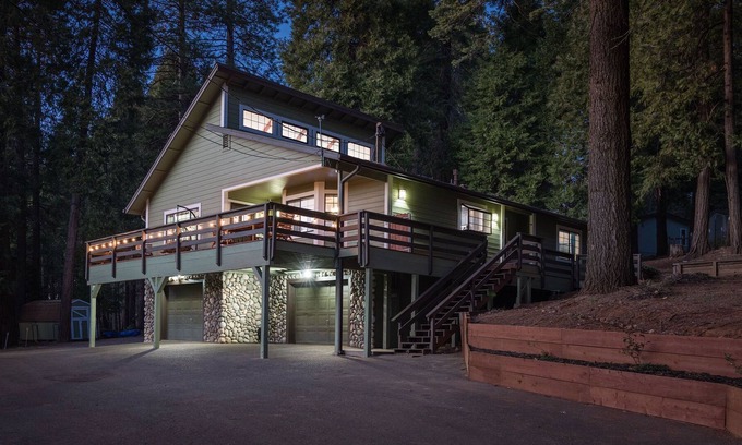 Apple Hill House | Modern Mountain Retreat - Welcome to Pine Ridge!