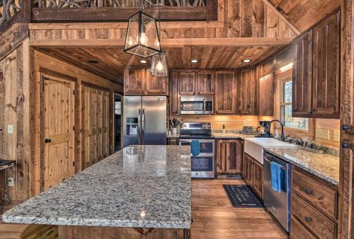 Murphy House | Modern Murphy Cabin with Nottely River Views!