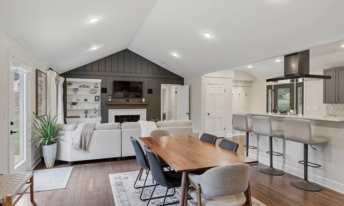 Inglewood House | Modern Music City Oasis Sauna & Spacious Yard!