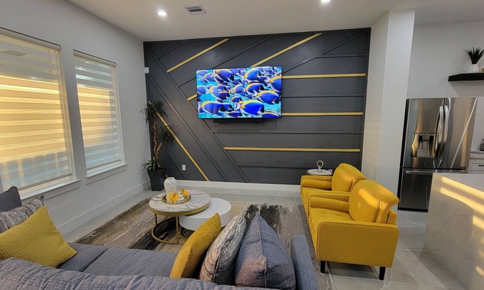 Northside House | Modern Oasis - Charming 3-bedroom 3.5 bath near downtown