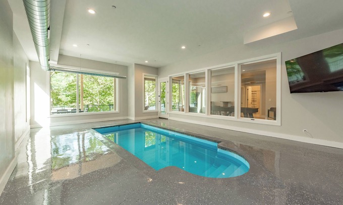 McHenry House | Modern Pet Friendly Lakefront Retreat w/Pool