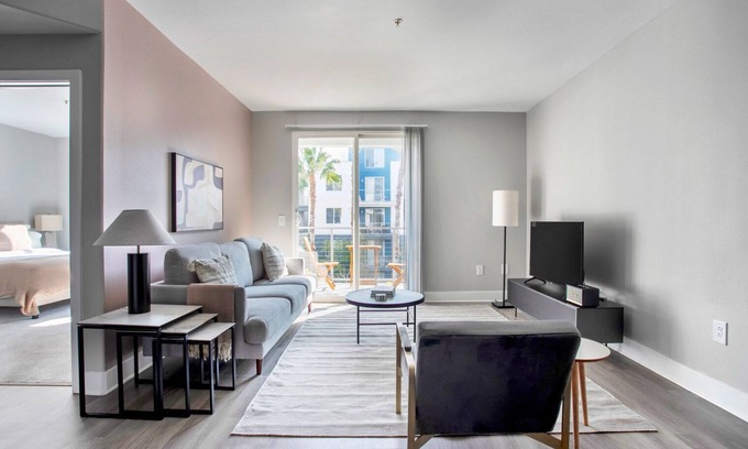 Los Angeles Apartment | Modern Playa Vista 2BR w/Pool, Gym & W/D, nr 405, by Blueground