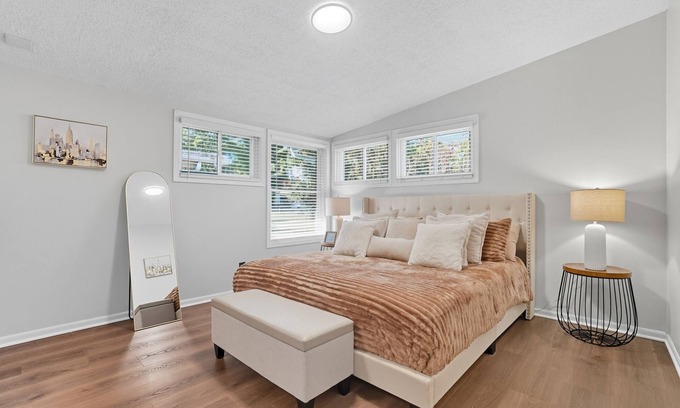 Columbus House | Modern Rustic Retreat | 5 Min to Airport