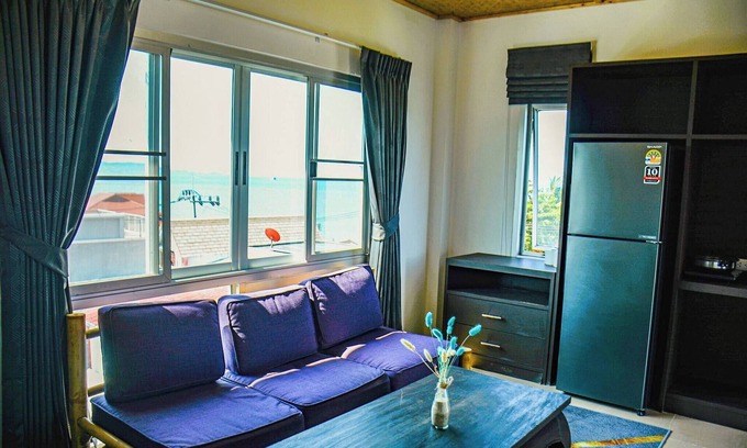 Thong Sala Apartment | Modern Rustic Seaview 1 bedroom Retreat with Free Coworking