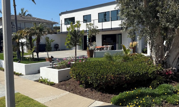 Seal Beach House | Modern Seal Beach Retreat Walk to Pier Relax & Explore OC Attractions