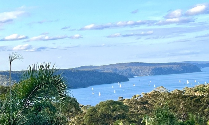 Bilgola Plateau Apartment | Modern self contained apartment with beautiful views over Pittwater.