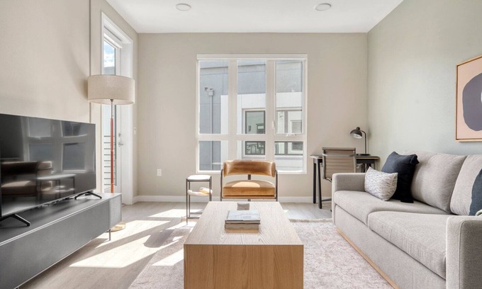 South San Francisco Apartment | Modern South San Francisco 1BR w/ Gym & W/D, nr restaurants, by Blueground