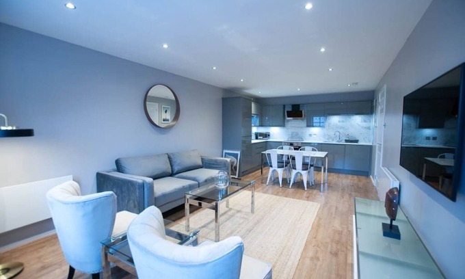 City Centre Glasgow Condo | Modern&Spacious 2 bed Merchant City Apart-High St