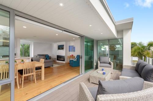 Mount Maunganui House | Modern, Spacious Home on Popular Muricata Av - Enjoy Beach, Surf & Sun