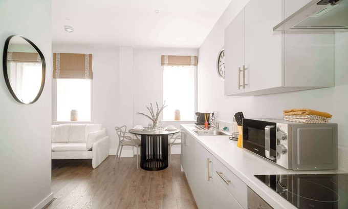 Waterloo Apartment | Modern Studio Apartment in Waterloo, Liverpool