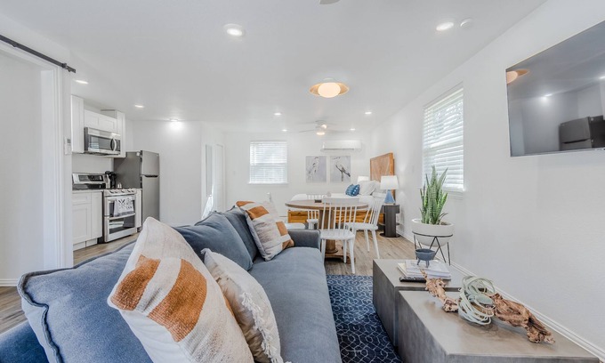 Little Elm Apartment | Modern Studio Near Lake Lewisville | Fire Pit & Pets OK