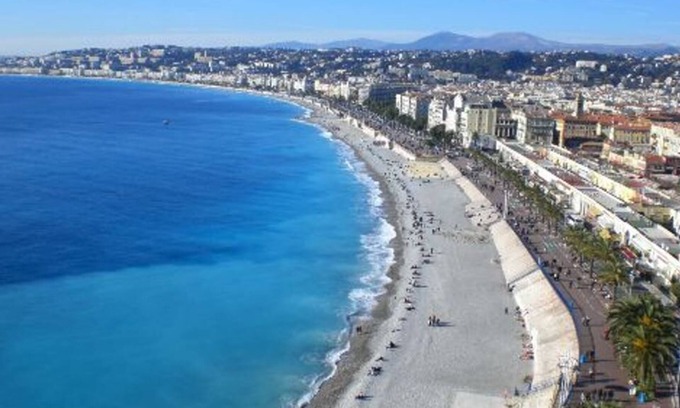 La Madeleine Apartment | modern studio with south-facing terrace, WiFi, 700 m to the beach, all shops