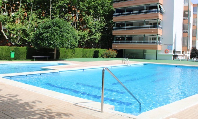 Salou City Centre Apartment | Modern Studio with Terrace & Pool in Salou, near Levante Beach