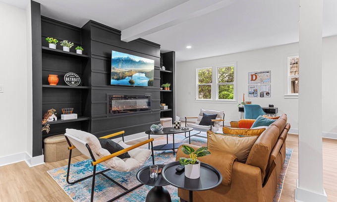 Detroit House | Modern & Stylish 4BR Home - Near Detroit Downtown - Sleeps 10 - Pet-Friendly