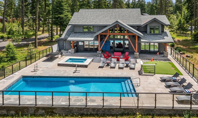 Cle Elum House | Modern Suncadia Retreat w/Private Pool & Hot Tub