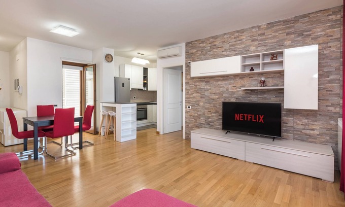 Centro Giano Apartment | Modern three-room apartment- Rome South- Airports and Campus
