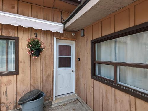 Wasaga Beach House | Modern Tiny Wood Cottage 0