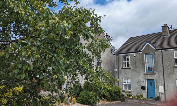 Bryansford House | Modern Townhouse with all conveniences, set in mountains and close to the sea