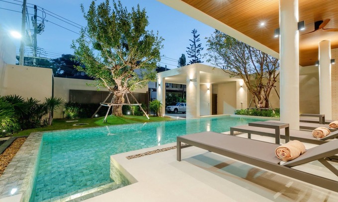 Ban Saiyuan Villa | Modern Tropical Pool Villa - Saiyuan