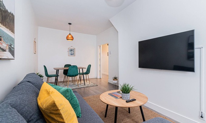 Maisonneuve Apartment | π Modern vibrant with Parking β 2BR and confort