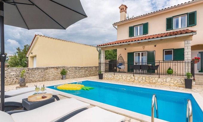 Kanfanar Cabin | Modern villa for 6 persons and with pool, near Kanfanar