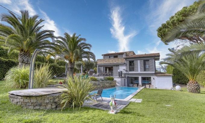 Cote d'Azur- French Riviera Villa | Modern villa with pool and garden