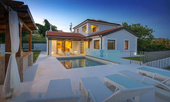 Nova Vas Villa | Modern villa with pool and whirlpool in Istria