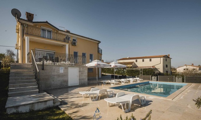 Momjan Villa | Modern Villa with Pool Close to Beaches for up to 8+2 Guests