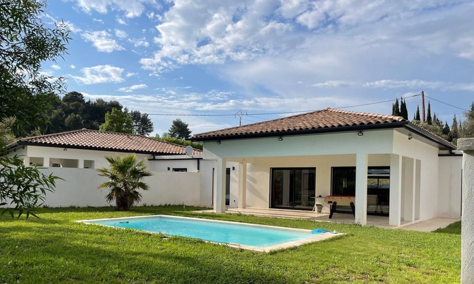 Roquevaire Villa | modern villa with private pool in the hills 10 MN from CASSIS