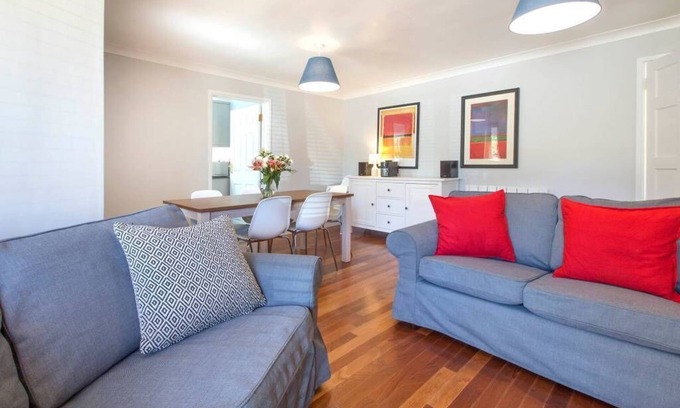 Summertown Apartment | Modern, Warm, Secure and Comfortable Oxford Apartment with easy access to City