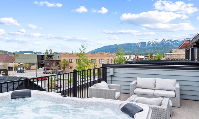 Whitefish Condo | Modern Whitefish Condo with Private Hot Tub & Views