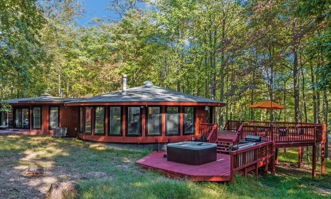 The Woods Cabin | Modern Wooded Oasis w Hot Tub, WiFi, Grill, & Dome