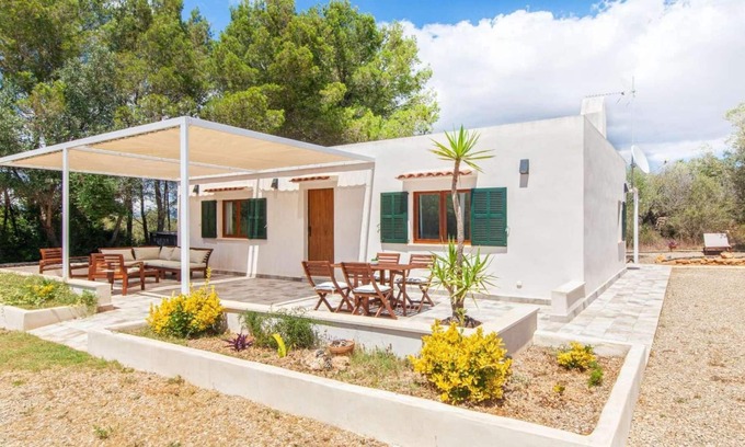 Algaida Villa | Modernized, family-friendly mini finca